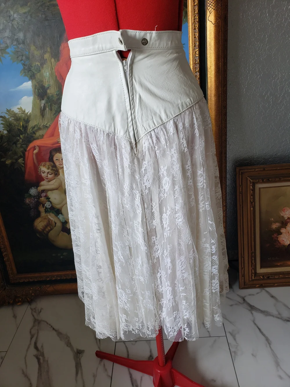 Phenix White Lace Midi Skirt with V-Yoke Waist - Picture 3 of 3